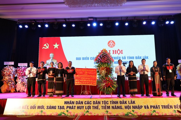 Giữ chế độ từ buôn làng!
