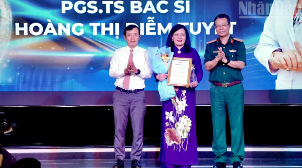 Tôn vinh những đại sứ lan tỏa tri thức y khoa Tôn vinh những đại sứ lan tỏa tri thức y khoa