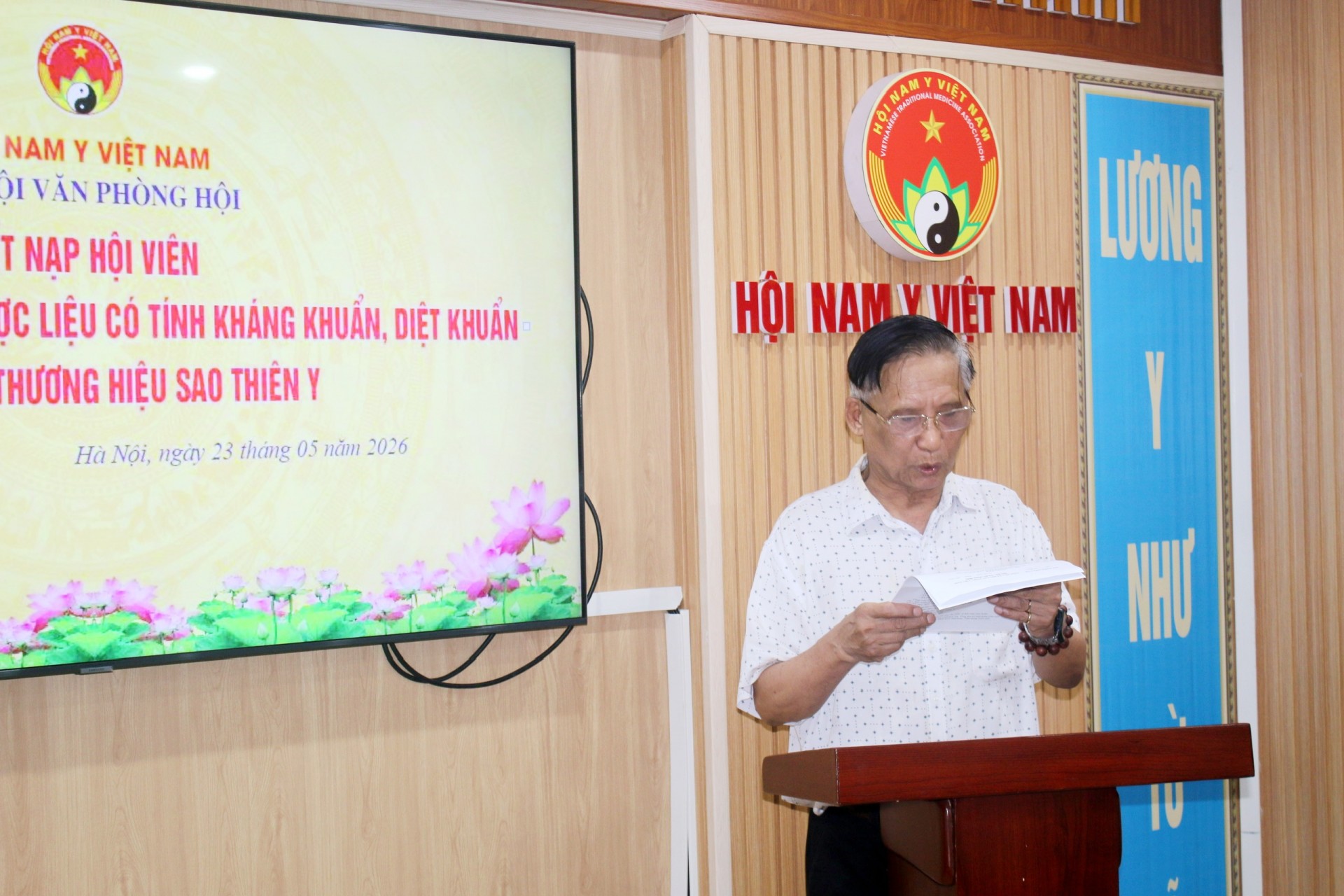 Hội Nam Y Việt Nam: Chi hội Nam Y Văn phòng tổ chức kỳ họp thường kỳ- Kết nạp Hội viên mới và phổ cập tri thức dược liệu kháng khuẩn Hội Nam Y Việt Nam: Chi hội Nam Y Văn phòng tổ chức kỳ họp thường kỳ Kết nạp Hội viên mới và phổ cập tri thức dược liệu kháng khuẩn