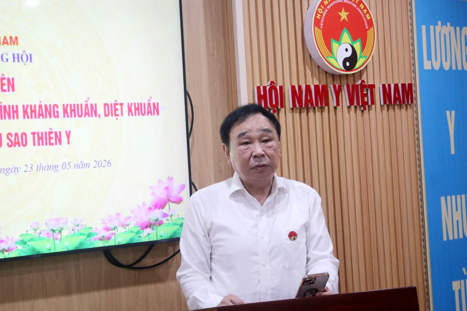 Hội Nam Y Việt Nam: Chi hội Nam Y Văn phòng tổ chức kỳ họp thường kỳ- Kết nạp Hội viên mới và phổ cập tri thức dược liệu kháng khuẩn Hội Nam Y Việt Nam: Chi hội Nam Y Văn phòng tổ chức kỳ họp thường kỳ Kết nạp Hội viên mới và phổ cập tri thức dược liệu kháng khuẩn