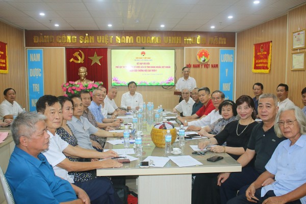 Hội Nam Y Việt Nam: Chi hội Nam Y Văn phòng tổ chức kỳ họp thường kỳ- Kết nạp Hội viên mới và phổ cập tri thức dược liệu kháng khuẩn