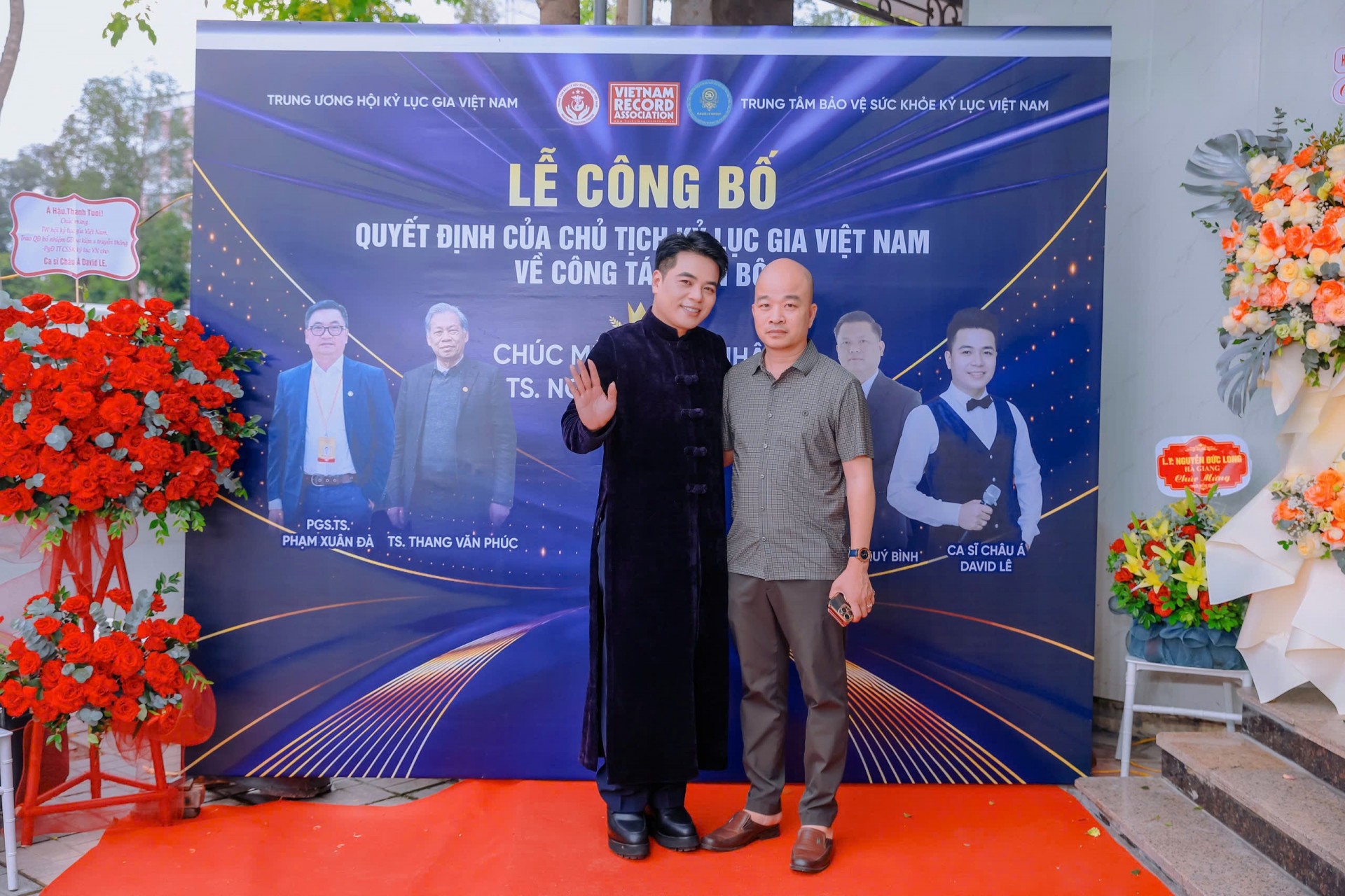 Lễ công bố quyết định bổ nhiệm Phó Giám đốc trung tâm chăm sóc sức khỏe kỷ lục Việt Nam Lễ công bố quyết định bổ nhiệm Phó Giám đốc trung tâm chăm sóc sức khỏe kỷ lục Việt Nam
