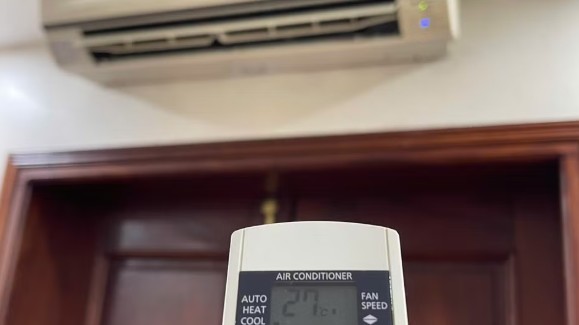 Nắng nóng cực đoan ở Hà Nội: Cách tránh sốc nhiệt và dùng điều hòa an toàn