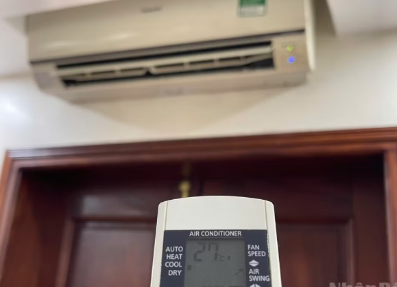 Nắng nóng cực đoan ở Hà Nội: Cách tránh sốc nhiệt và dùng điều hòa an toàn