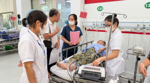 Bệnh nhân cấp cứu do nắng nóng tăng cao