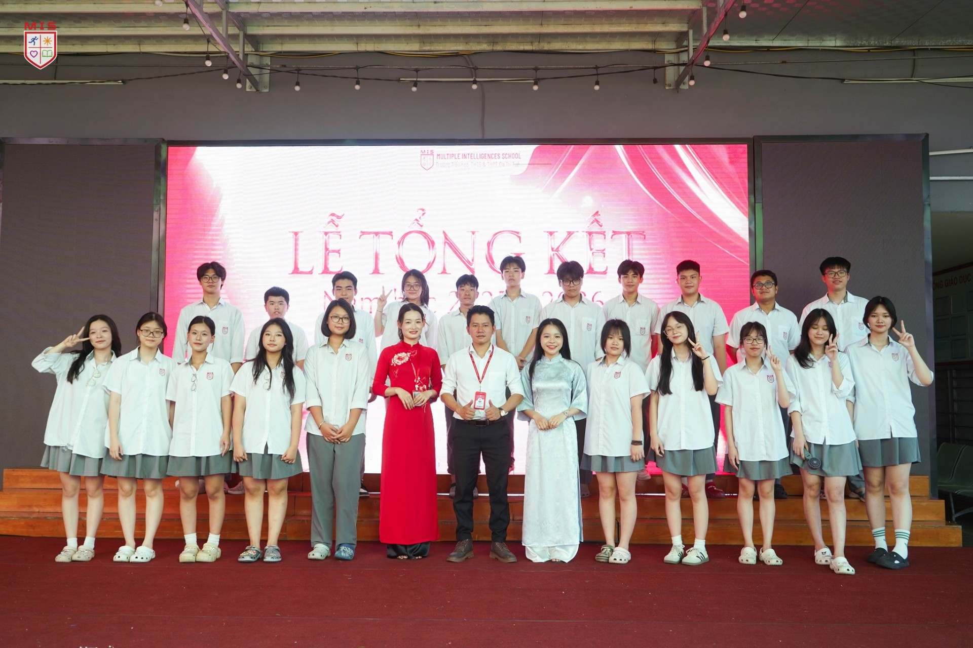 Khép lại một năm học dưới nắng hè rực lửa, MIS hướng tới hành trình giáo dục mới với AI và “giáo dục con tim”