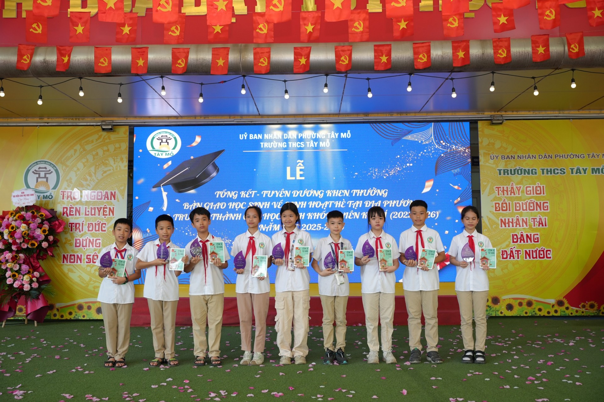 Một ngày hè đặc biệt dưới mái trường THCS Tây Mỗ