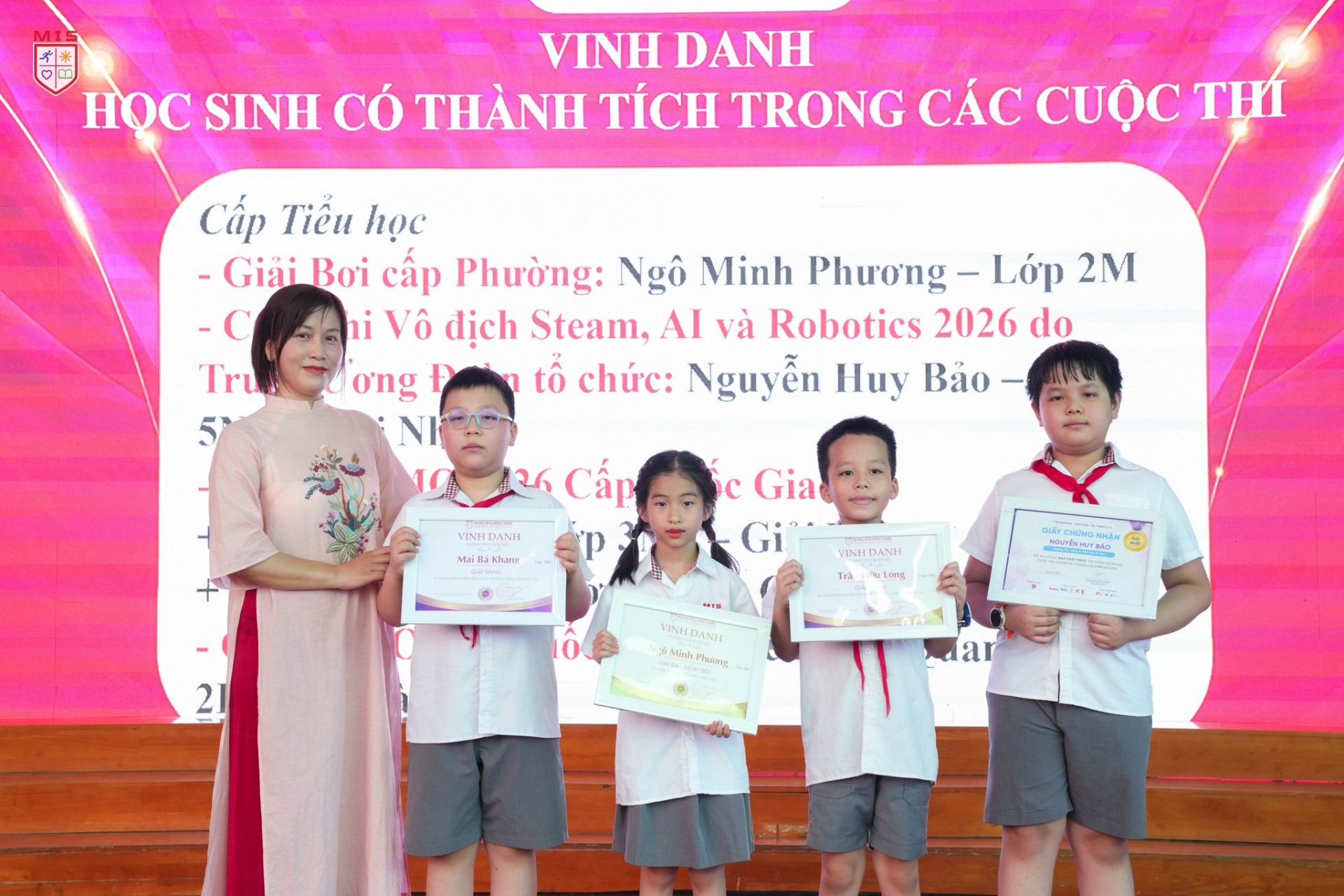 Khép lại một năm học dưới nắng hè rực lửa, MIS hướng tới hành trình giáo dục mới với AI và “giáo dục con tim”