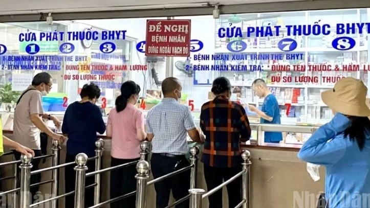 Khuyến khích hỗ trợ thuốc miễn phí cho người bệnh có thẻ bảo hiểm y tế nhưng còn gánh nặng chi phí