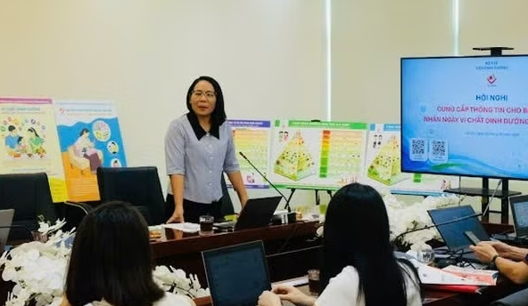 Tiếp tục chiến dịch bổ sung vitamin A trên quy mô toàn quốc Tiếp tục chiến dịch bổ sung vitamin A trên quy mô toàn quốc