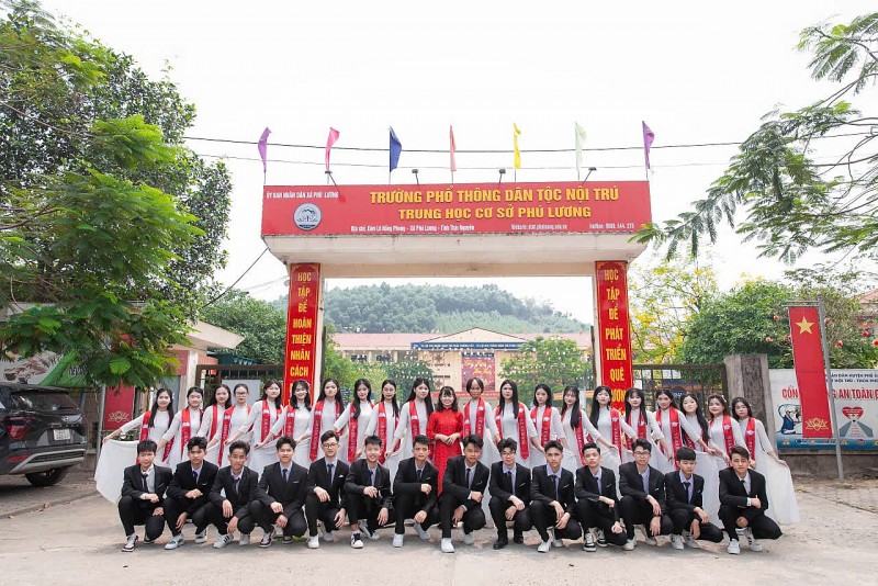 Trường PTDT Nội trú THCS Phú Lương khẳng định chất lượng giáo dục gắn với công tác nội trú vùng dân tộc thiểu số Khẳng định chất lượng giáo dục gắn với công tác nội trú vùng dân tộc thiểu số