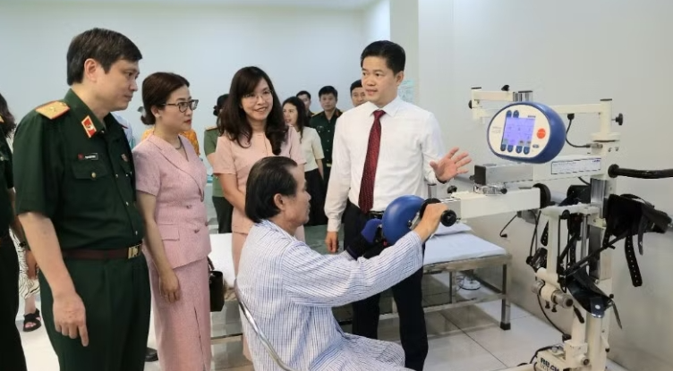 Bàn giải pháp nâng cao hiệu quả công tác khám bệnh, chữa bệnh bằng y, dược cổ truyền