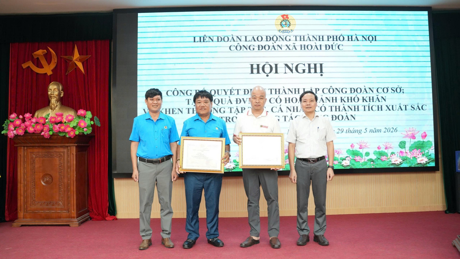 Hoài Đức rộn ràng không khí tháng công nhân 2026: Ra mắt công đoàn cơ sở mới và biểu dương các điển hình tiên tiến Hoài Đức rộn ràng không khí tháng công nhân 2026: Ra mắt công đoàn cơ sở mới và biểu dương các điển hình tiên tiến