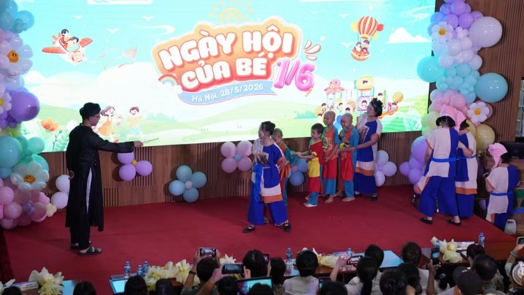 Ngày 1/6 trong bệnh viện: Giữ trọn tuổi thơ cho những “chiến binh nhí”