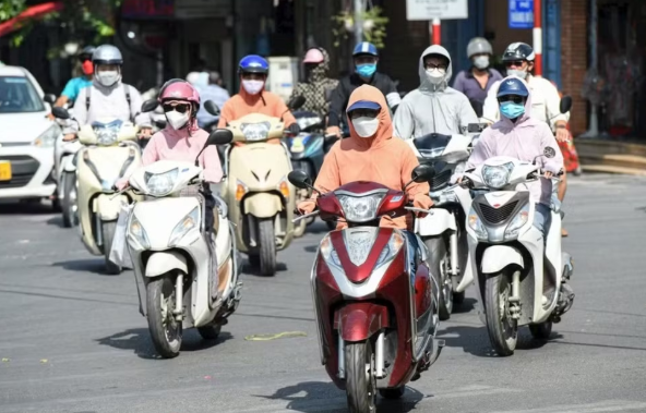 Những dấu hiệu nào cho thấy cơ thể đang mất nước nghiêm trọng cần đến cơ sở y tế ngay?
