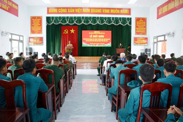 Bộ CHQS tỉnh Đắk Lắk xuất quân hỗ trợ xây dựng trường nội trú liên cấp các xã biên giới
