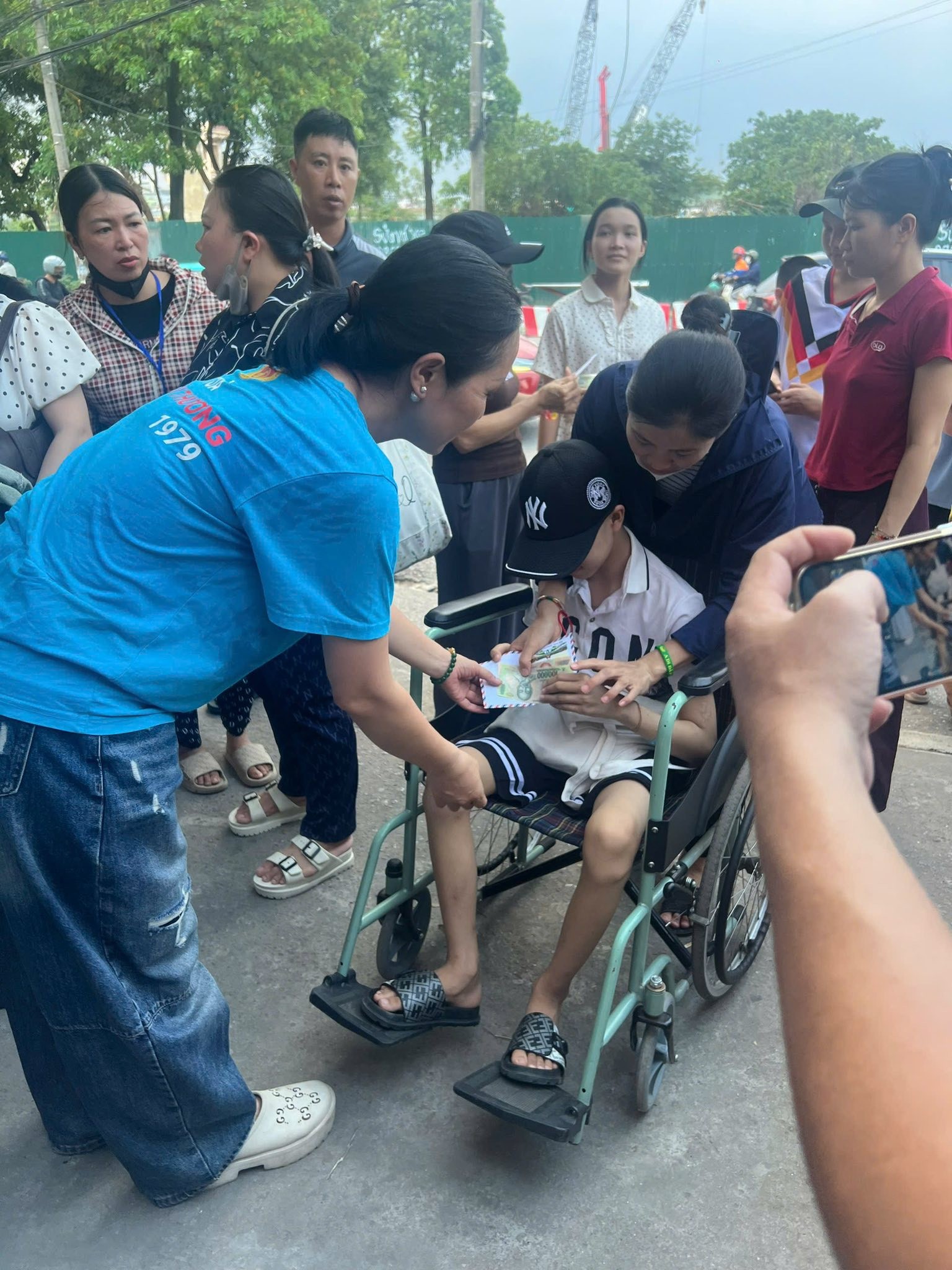 Hội Thiện nguyện 1979 Việt Nam mang Tết Thiếu nhi ấm áp đến bệnh nhan nhi ung thư Hội Thiện nguyện 1979 Việt Nam mang Tết Thiếu nhi ấm áp đến bệnh nhan nhi ung thư