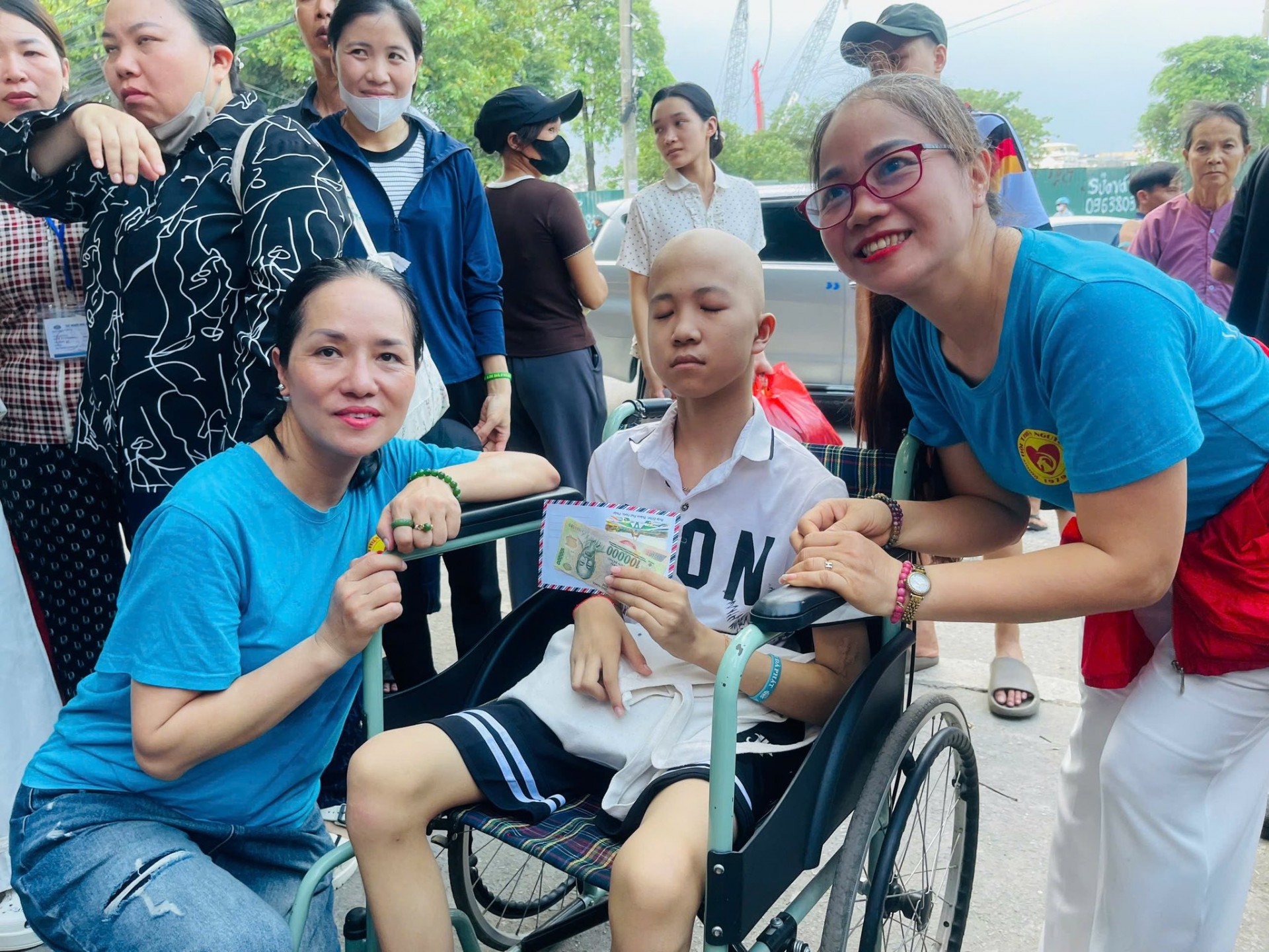 Hội Thiện nguyện 1979 Việt Nam mang Tết Thiếu nhi ấm áp đến bệnh nhan nhi ung thư Hội Thiện nguyện 1979 Việt Nam mang Tết Thiếu nhi ấm áp đến bệnh nhan nhi ung thư