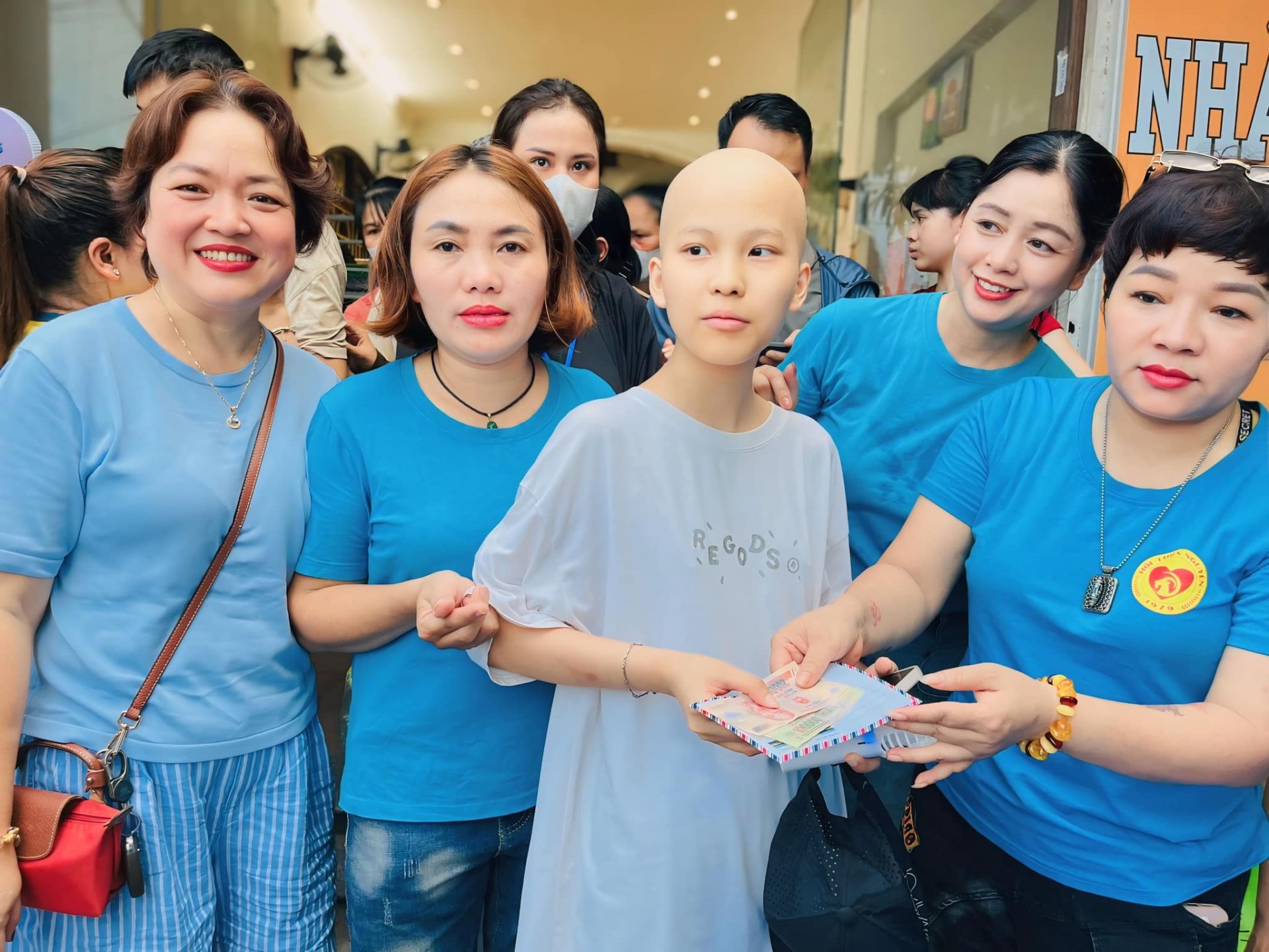 Hội Thiện nguyện 1979 Việt Nam mang Tết Thiếu nhi ấm áp đến bệnh nhan nhi ung thư Hội Thiện nguyện 1979 Việt Nam mang Tết Thiếu nhi ấm áp đến bệnh nhan nhi ung thư