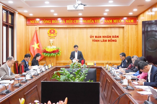 Khẩn trương khám sức khỏe định kỳ, khám sàng lọc miễn phí cho các đối tượng ưu tiên