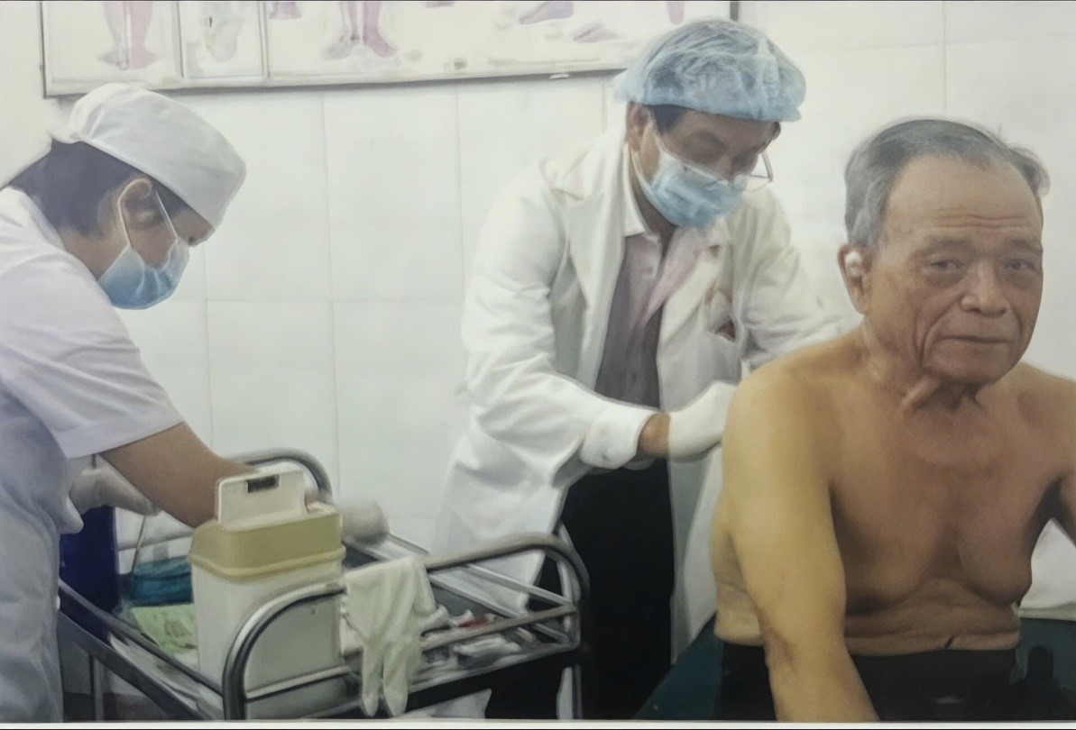 Y học tích hợp và điều trị đa mô thức trong bệnh phổi tắc nghẽn mạn tính (COPD): Cơ sở khoa học, bằng chứng quốc tế và góc nhìn từ thực hành lâm sàng Y học tích hợp và điều trị đa mô thức trong bệnh phổi tắc nghẽn mạn tính (COPD): Cơ sở khoa học, bằng chứng quốc tế và góc nhìn từ thực hành lâm sàng