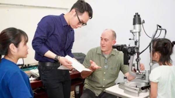 Tật khúc xạ ở trẻ em gia tăng đáng báo động, cần thay đổi nhận thức để bảo vệ thị lực
