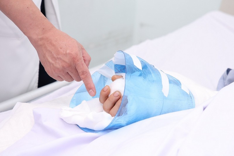 Bệnh viện hữu nghị Việt Tiệp nơi viết tiếp những điều tưởng chừng không thể bằng kỹ thuật vi phẫu hiện đại Bệnh viện hữu nghị Việt Tiệp: nơi viết tiếp những điều tưởng chừng không thể bằng kỹ thuật vi phẫu hiện đại
