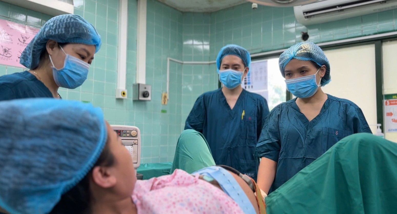 Bệnh viện Hữu nghị Việt Nam – Cu Ba Đồng Hới triển khai kỹ thuật giảm đau trong chuyển dạ, nâng cao chất lượng chăm sóc sản phụ