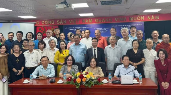 Chăm sóc sức khỏe cộng đồng vì một Việt Nam khỏe mạnh Chăm sóc sức khỏe cộng đồng vì một Việt Nam khỏe mạnh