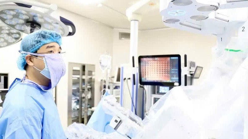 Lần đầu tiên nội soi bằng robot cắt thực quản cho bệnh nhân ung thư