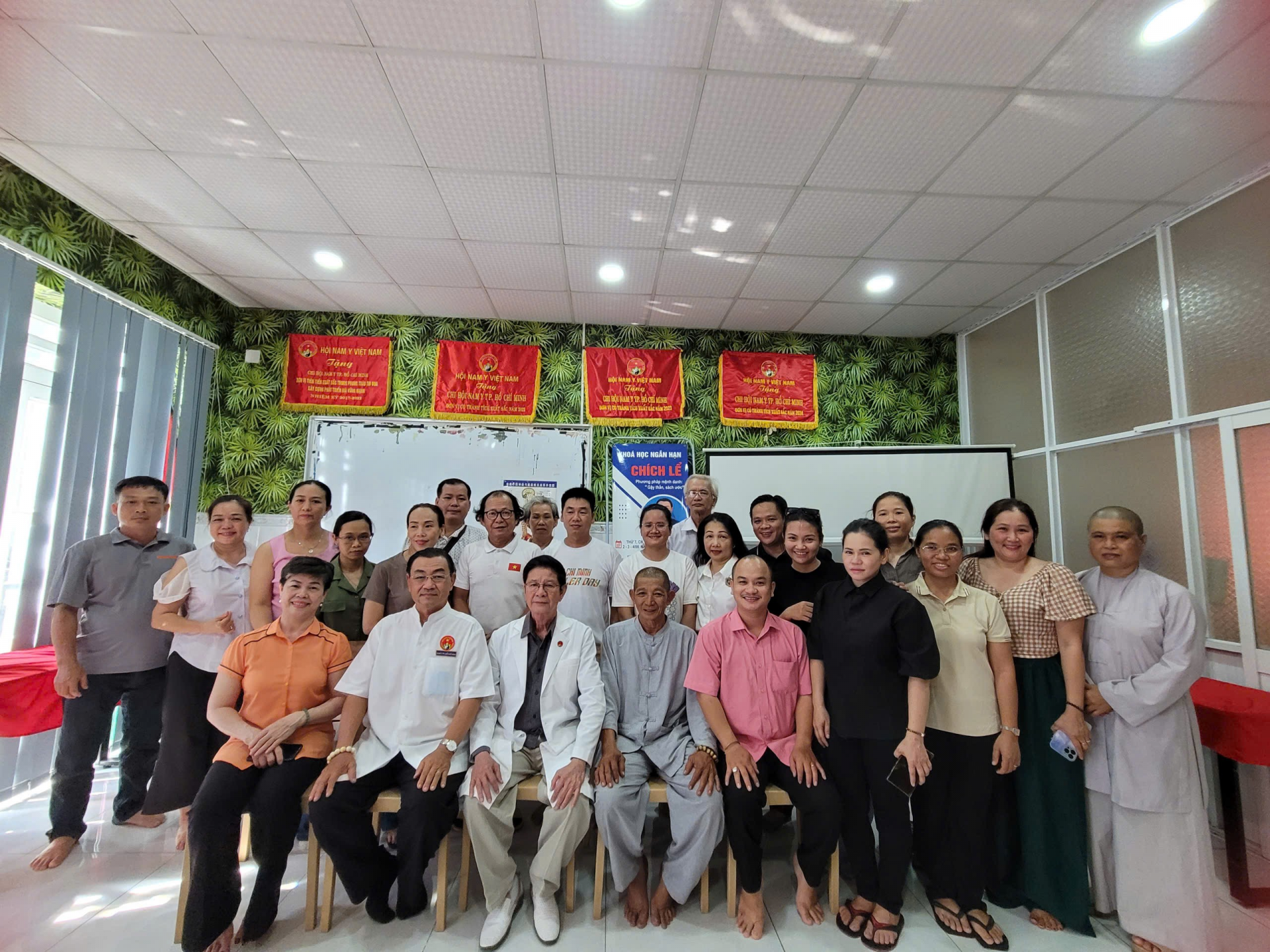 Chích Lể Việt Nam: Gìn giữ và lan tỏa tinh hoa Nam y dân tộc Chích Lể Việt Nam: Gìn giữ và lan tỏa tinh hoa Nam y dân tộc