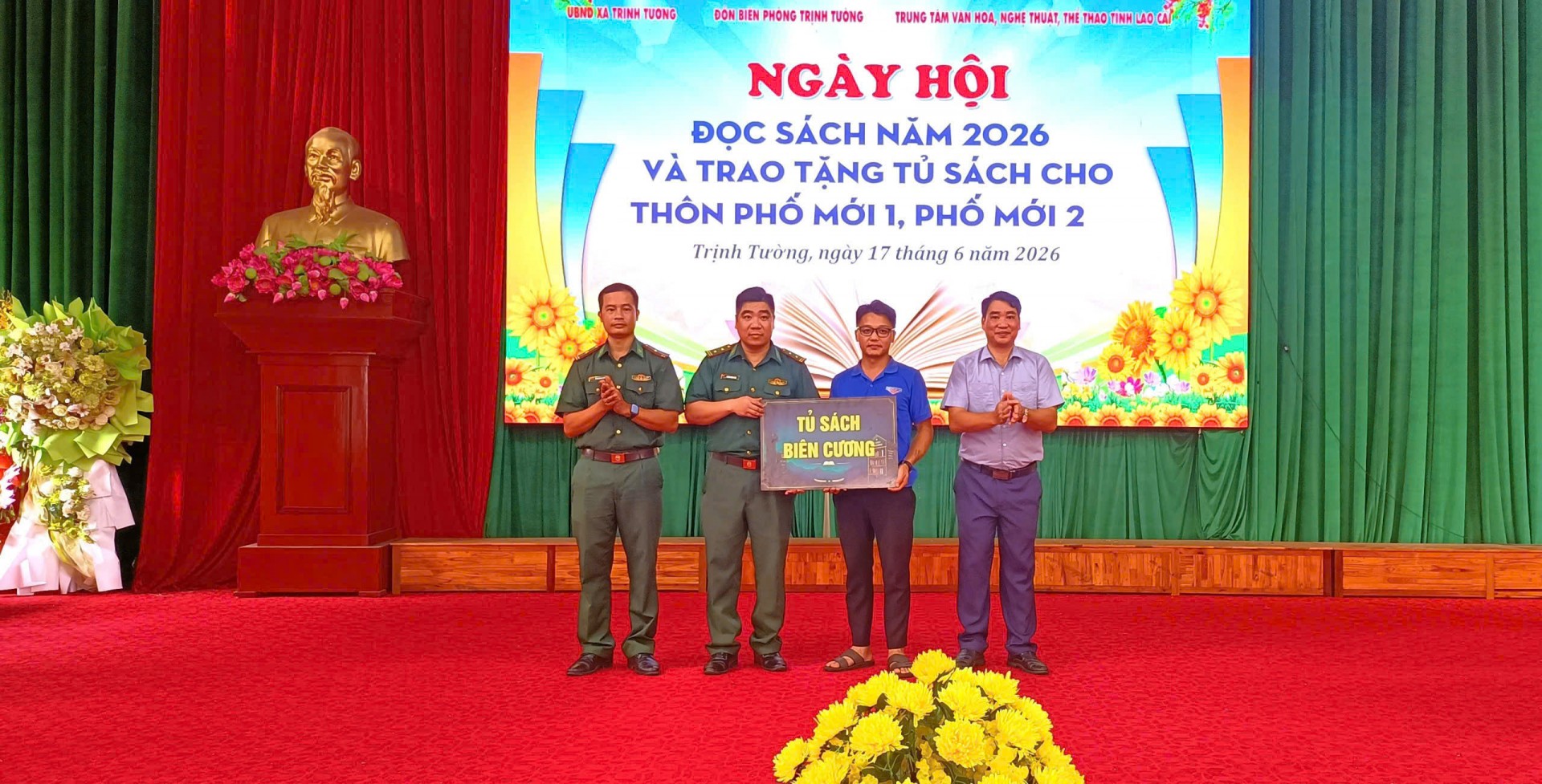 Ánh sáng tri thức nơi biên cương rực rỡ ngày hội đọc sách và tủ sách cộng đồng cho nhân dân Trịnh Tường. Lào Cai: Ánh sáng tri thức nơi biên cương rực rỡ ngày hội đọc sách và tủ sách cộng đồng cho nhân dân Trịnh Tường.