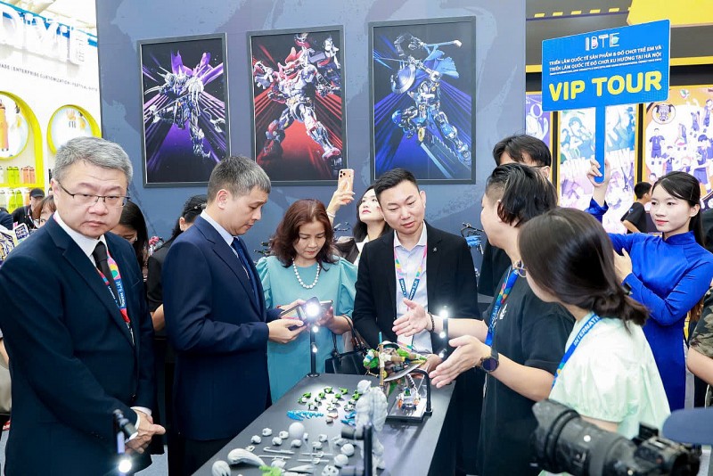 Khai mạc IBTE Hà Nội 2026: Quy tụ hơn 1.000 gian hàng, mở rộng cơ hội hợp tác ngành đồ chơi và sản phẩm trẻ em Khai mạc IBTE Hà Nội 2026: Quy tụ hơn 1.000 gian hàng, mở rộng cơ hội hợp tác ngành đồ chơi và sản phẩm trẻ em