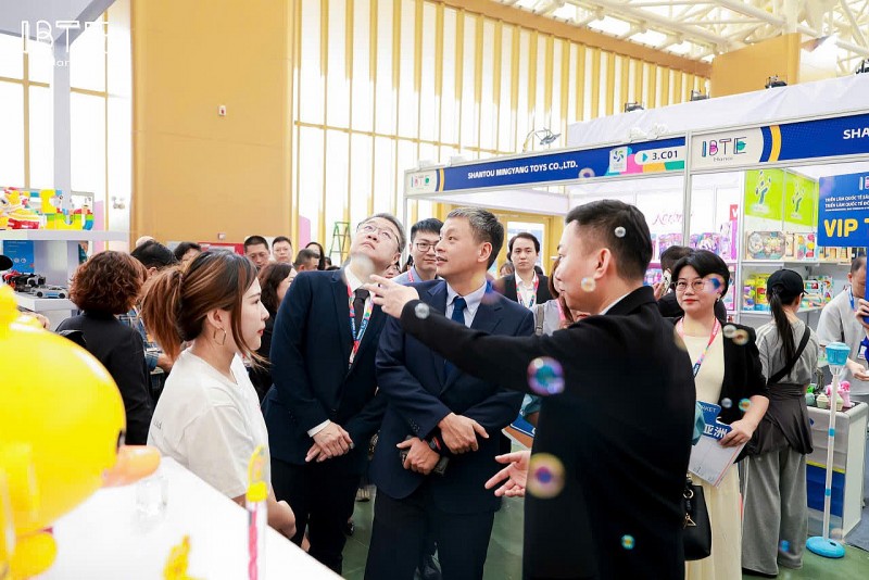 Khai mạc IBTE Hà Nội 2026: Quy tụ hơn 1.000 gian hàng, mở rộng cơ hội hợp tác ngành đồ chơi và sản phẩm trẻ em Khai mạc IBTE Hà Nội 2026: Quy tụ hơn 1.000 gian hàng, mở rộng cơ hội hợp tác ngành đồ chơi và sản phẩm trẻ em