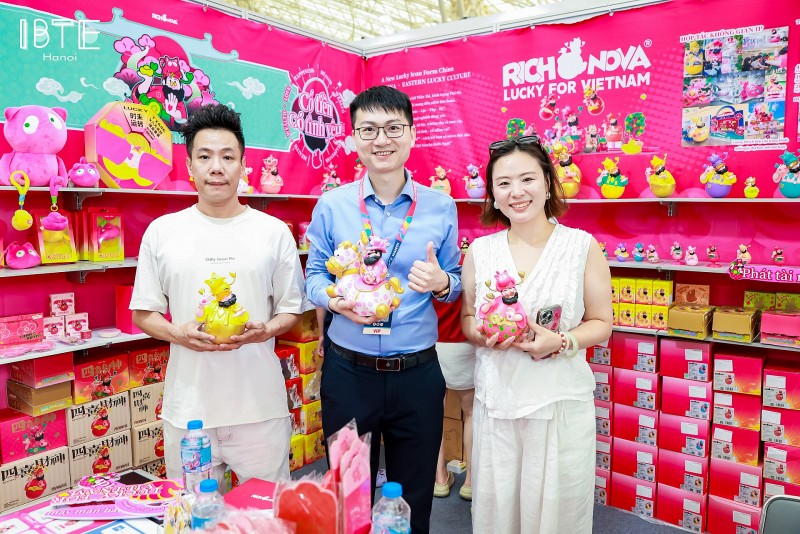 Khai mạc IBTE Hà Nội 2026: Quy tụ hơn 1.000 gian hàng, mở rộng cơ hội hợp tác ngành đồ chơi và sản phẩm trẻ em Khai mạc IBTE Hà Nội 2026: Quy tụ hơn 1.000 gian hàng, mở rộng cơ hội hợp tác ngành đồ chơi và sản phẩm trẻ em