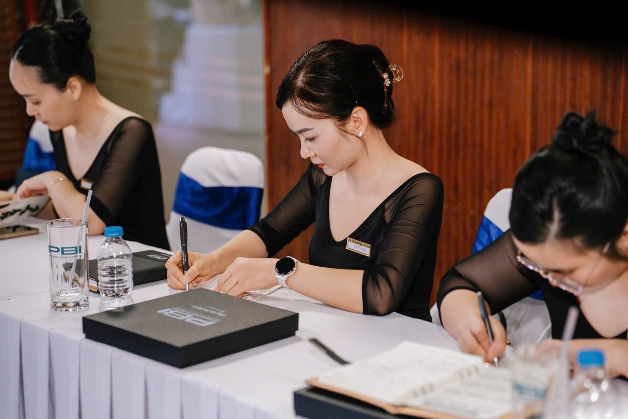 Master Mentor Đinh Tú Anh: Hành trình bứt phá giới hạn để trở thành người truyền lửa phong thái PBI Master Mentor Đinh Tú Anh: Hành trình bứt phá giới hạn để trở thành người truyền lửa phong thái PBI