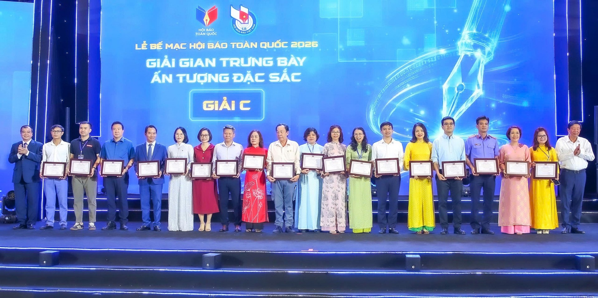 Sức khỏe Việt khẳng định dấu ấn tại Hội báo Toàn quốc 2026: Vinh danh tập thể và cá nhân xuất sắc