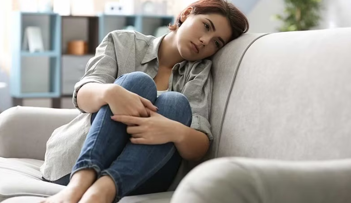 Tiếng ve kêu trong tai kéo dài: Dấu hiệu cảnh báo thính giác đang kém dần?