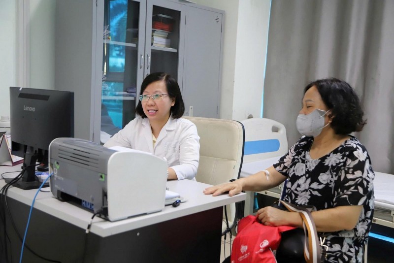 Từ 1/7, khám trái tuyến được BHYT chi trả 50%: Bệnh viện đáp ứng ra sao?