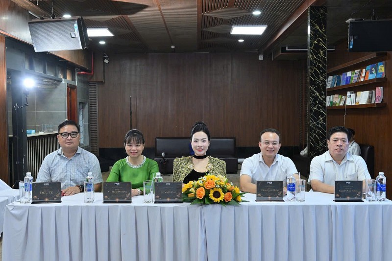 Kiến tạo phong thái phụ nữ Việt Nam: Hành trình từ khí chất nội tâm đến nhân hiệu bền vững