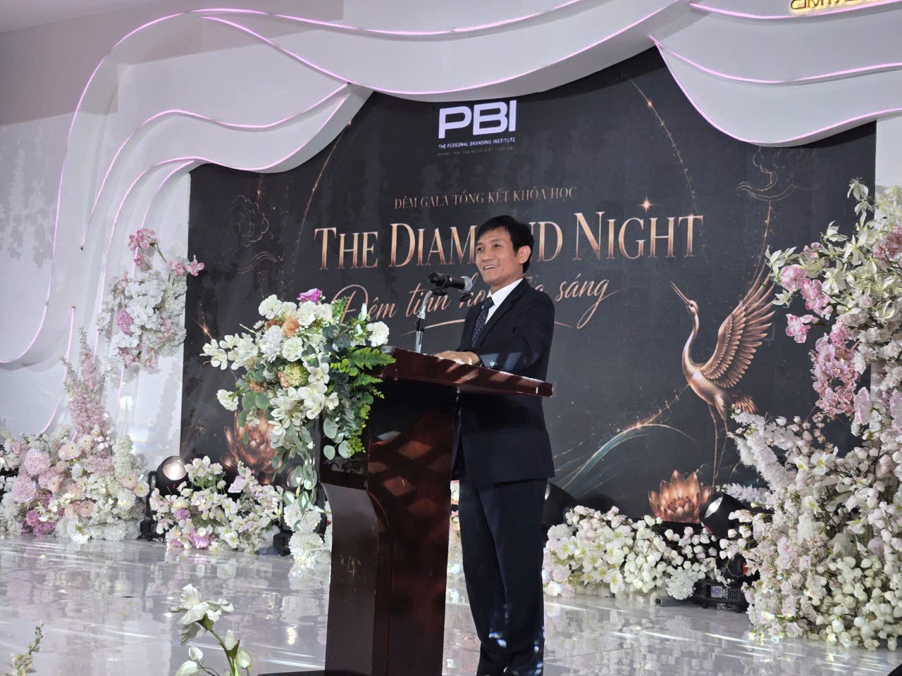 Kiến tạo phong thái phụ nữ Việt Nam: Hành trình từ khí chất nội tâm đến nhân hiệu bền vững