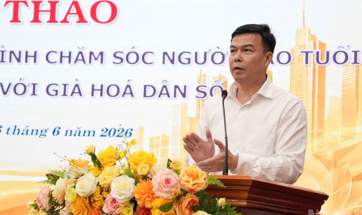 Chăm sóc người cao tuổi từ y tế cơ sở nhằm thích ứng với già hóa dân số