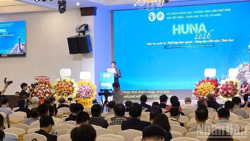 Hợp tác quốc tế nâng tầm Tiết niệu-Thận học Việt Nam