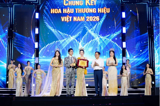 Hoa hậu Trí tuệ – Hoa hậu Thương hiệu Việt Nam 2026 Trần Thị Ngọc Bích ghi dấu nhân hiệu trong ngành thẩm mỹ