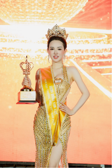 Hoa hậu Trí tuệ – Hoa hậu Thương hiệu Việt Nam 2026 Trần Thị Ngọc Bích ghi dấu nhân hiệu trong ngành thẩm mỹ