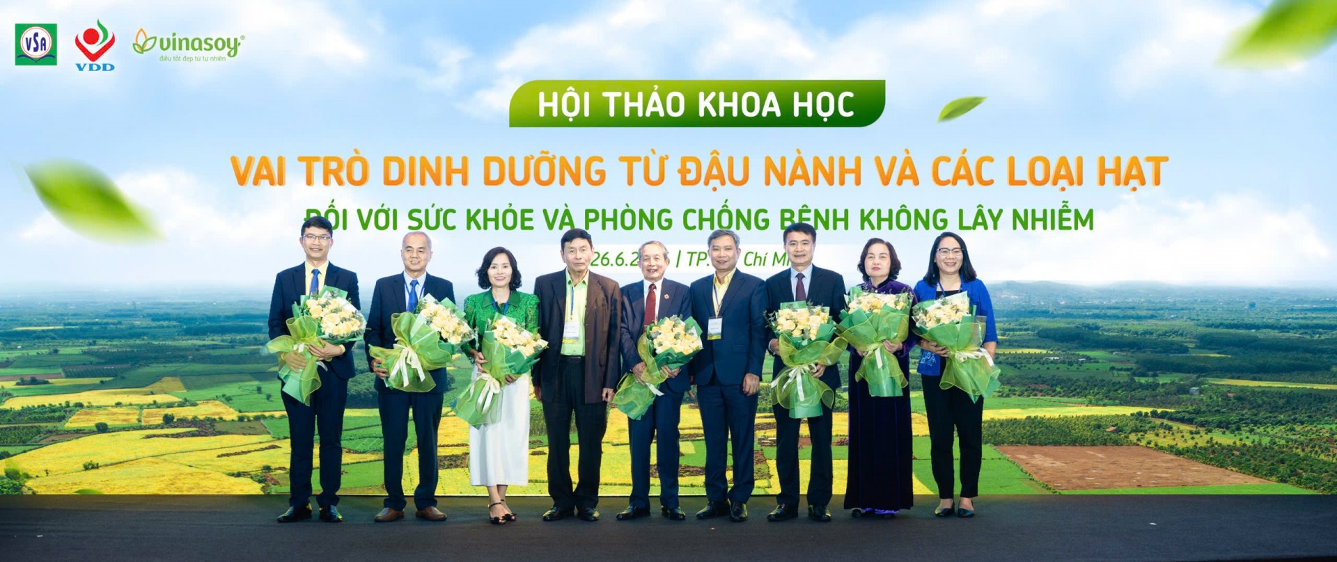 Chuyên gia khuyến nghị tăng cường đậu nành và các loại hạt để phòng bệnh chủ động