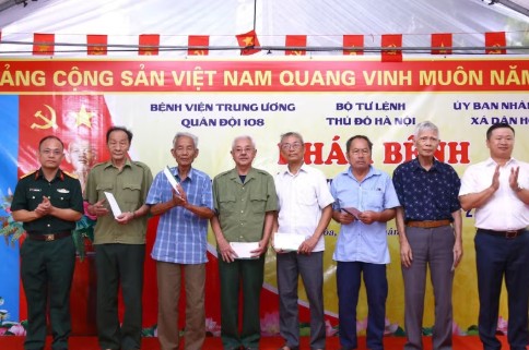Lan tỏa nghĩa tình quân y: Hơn 1.000 người có công được khám bệnh, cấp thuốc miễn phí