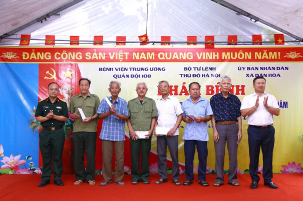 Lan tỏa nghĩa tình quân y: Hơn 1.000 người có công được khám bệnh, cấp thuốc miễn phí Lan tỏa nghĩa tình quân y: Hơn 1.000 người có công được khám bệnh, cấp thuốc miễn phí