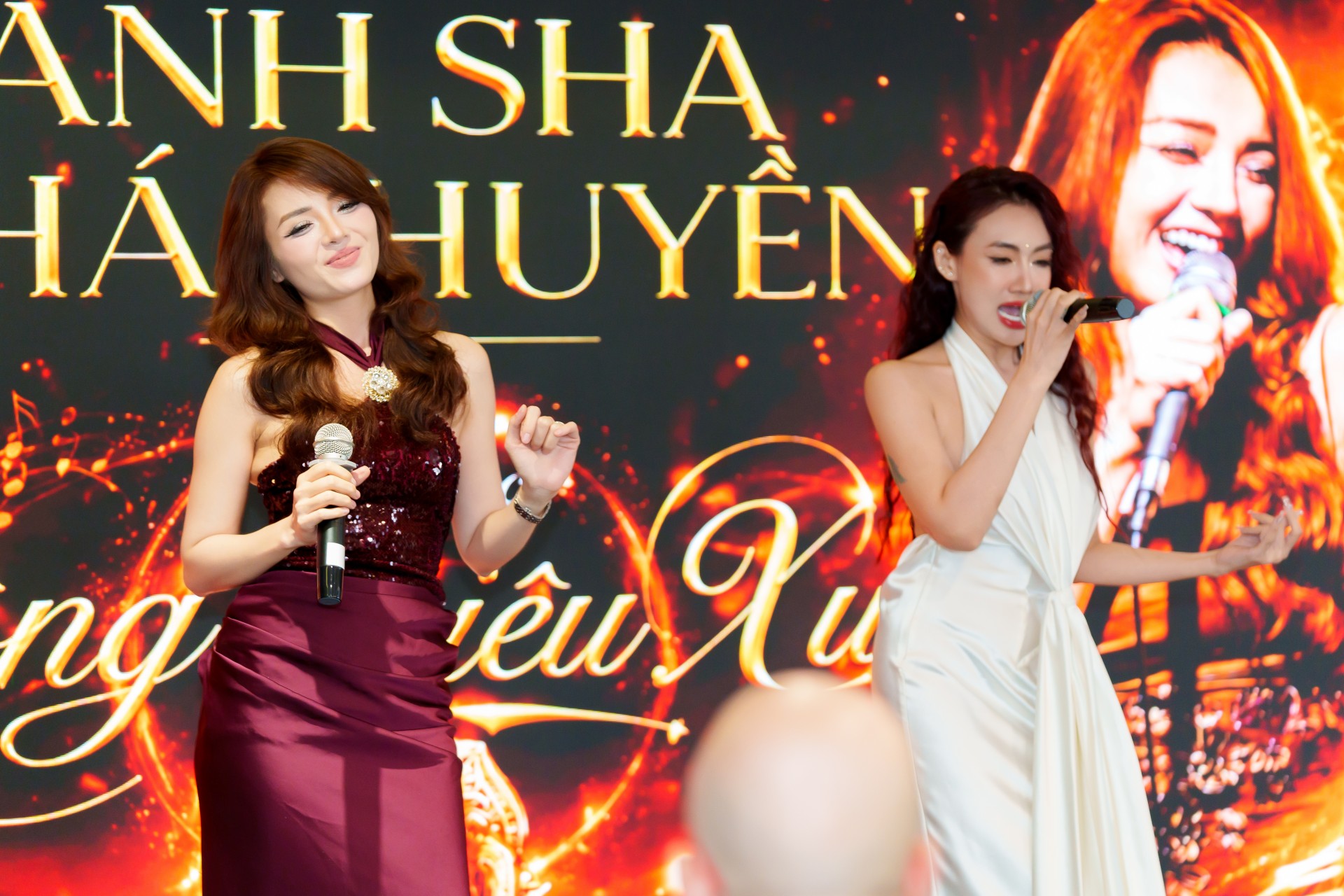 Vợ chồng nhạc sĩ Thái Hùng và ca sĩ Thái Huyền tỏa sáng tại Gala khởi động Bông Hồng Quyền Lực 2026 Vợ chồng nhạc sĩ Thái Hùng và ca sĩ Thái Huyền tỏa sáng tại Gala khởi động Bông Hồng Quyền Lực 2026