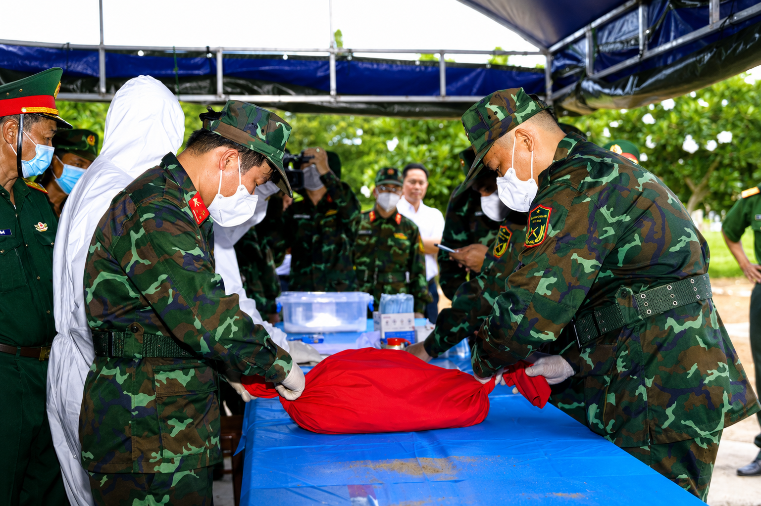 Từ những giọt máu hôm nay đến hy vọng gọi đúng tên các liệt sĩ Từ những giọt máu hôm nay đến hy vọng gọi đúng tên các liệt sĩ